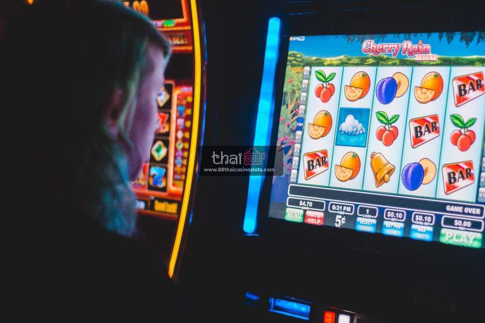 slots-vegas-casino-woman-women-erik-mclean-via-unsplash